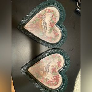 Set of 2 heart plaques
